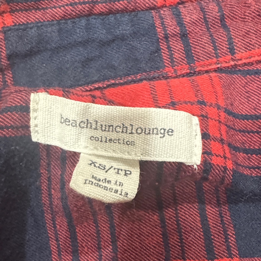Stylish Red and Blue Plaid Button-Down Shirt - Picture 3 of 3